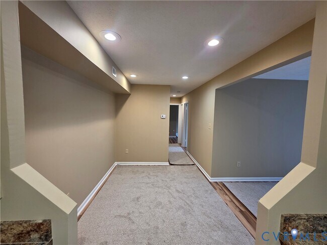 Building Photo - 4003 Governors Square