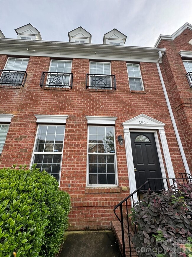 Building Photo - 6928 Creft Cir