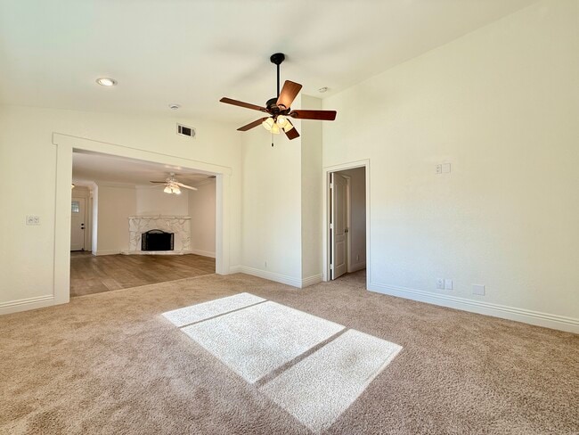 Building Photo - 4832 Maureen Ln