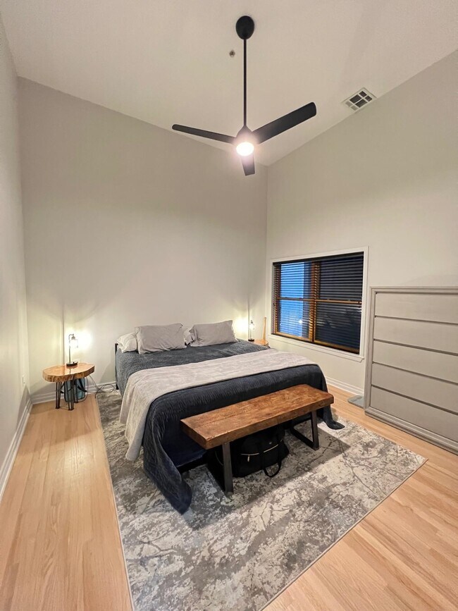 Building Photo - 338 Grove St