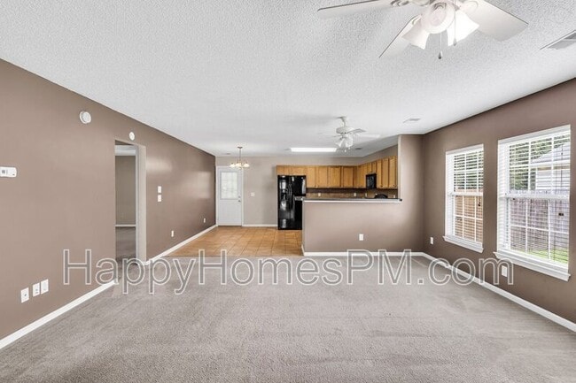 Building Photo - 135 Thistle Rd
