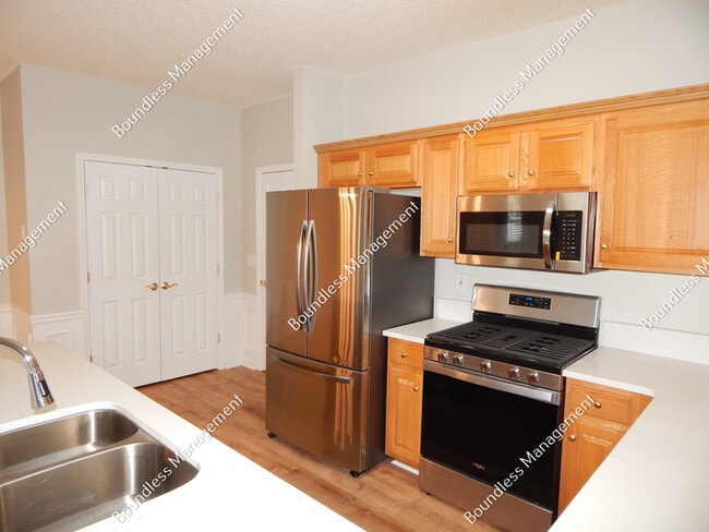 Building Photo - 308 Gable Brook Dr SW