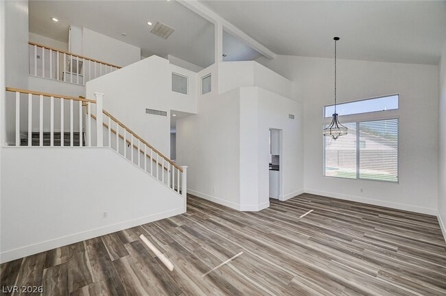 Building Photo - 242 Farlin Cir