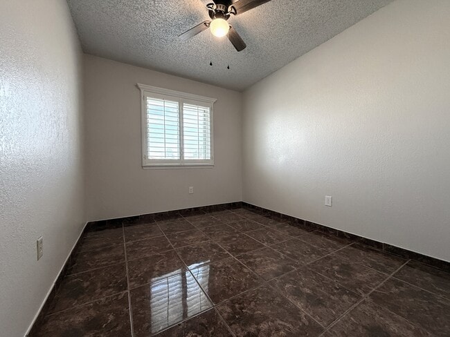 Building Photo - 9321 Sorbonne Dr