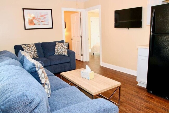 Building Photo - 3000 Lasalle St