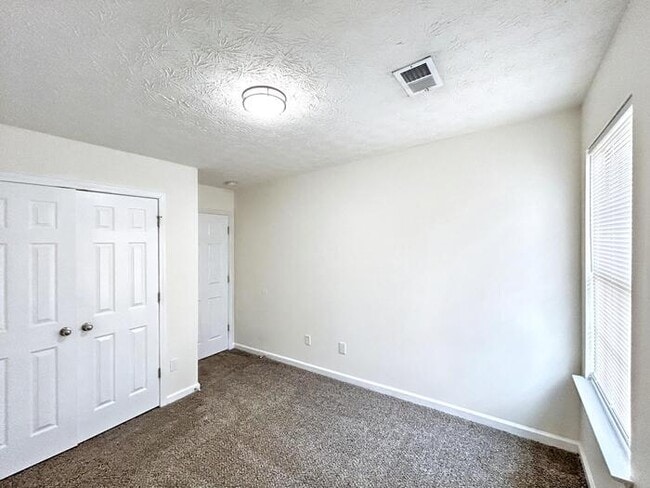 Building Photo - 4159 Park Chase Dr