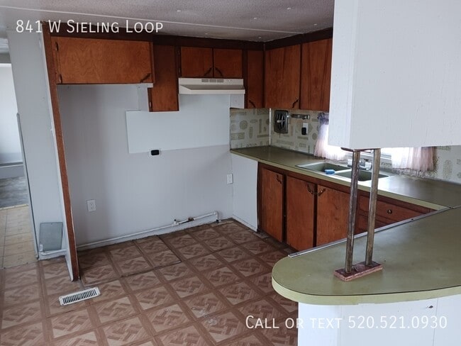 Building Photo - 841 W Sieling Loop