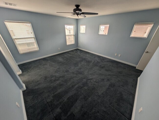 Building Photo - 7550 Morisset Ave