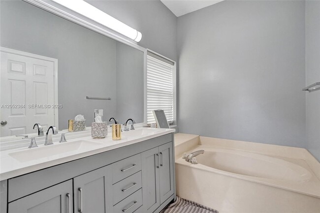 Building Photo - 4219 Sabal Ridge Cir