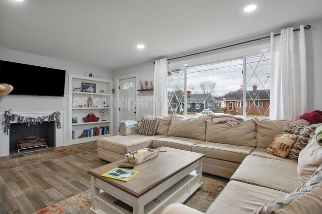 Building Photo - 5517 Danley Ln