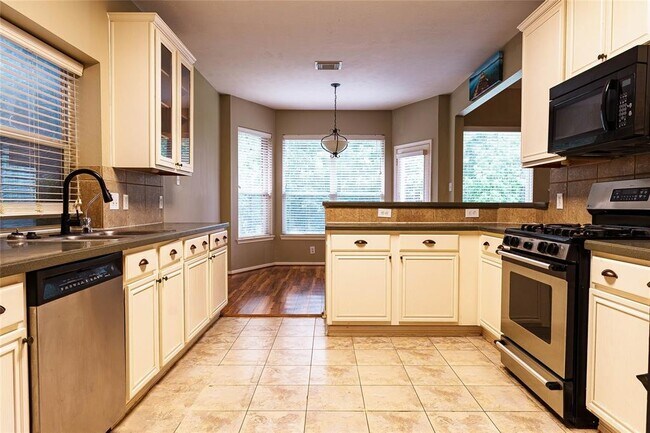 Building Photo - 14407 Eastern Redbud Ln