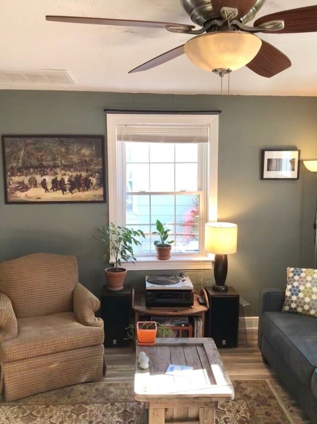 Building Photo - 1128 Sumpter St