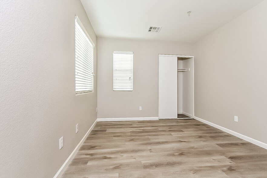 Building Photo - 3214 Sunrise Cove Ave