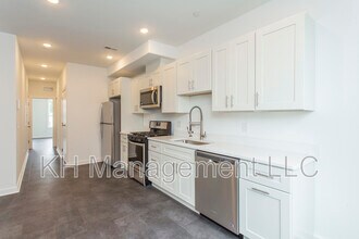 Building Photo - 1154 S Sydenham St