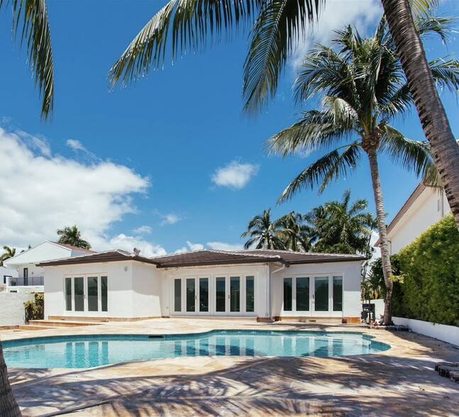 Building Photo - 72 S Hibiscus Dr