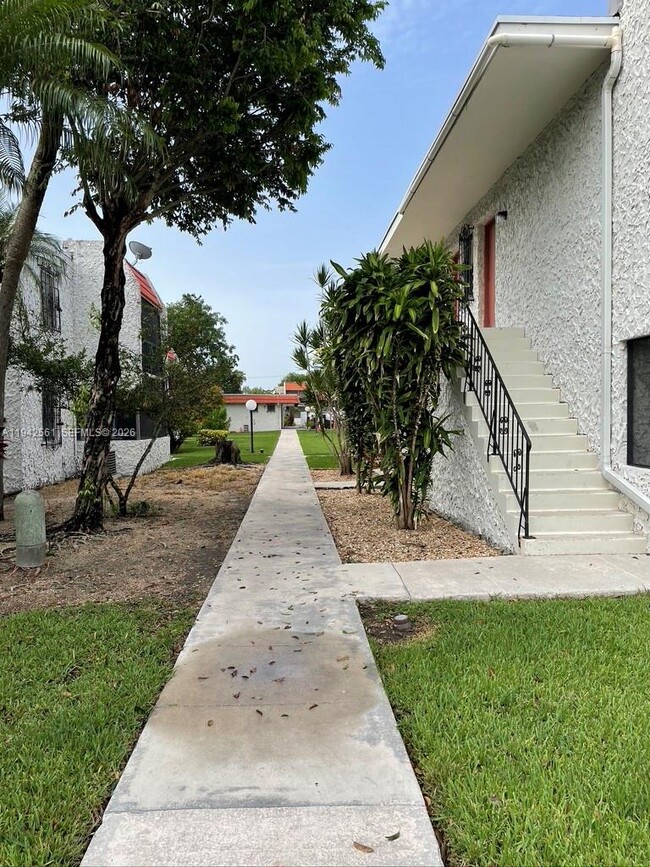 Building Photo - 8701 SW 141st St