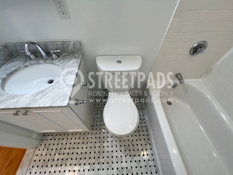 Building Photo - 1 Langdon Sq