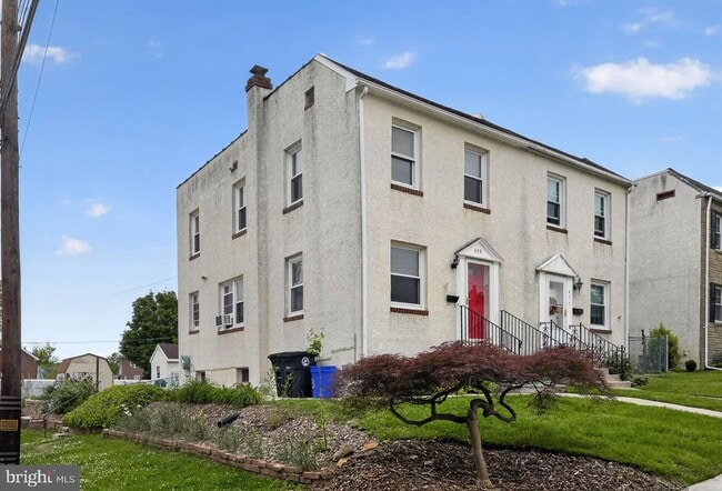 Building Photo - 439 E 11th Ave