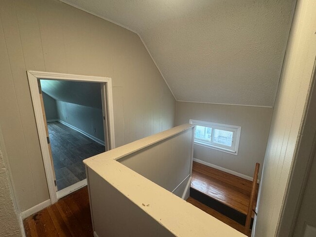 Building Photo - 109 Stenson St