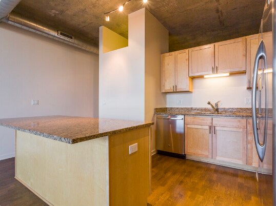 Kitchen (Unit 1704) - 700 N Larrabee St
