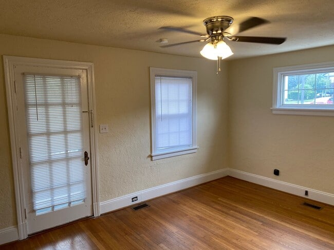 Building Photo - 208 N Nansemond St