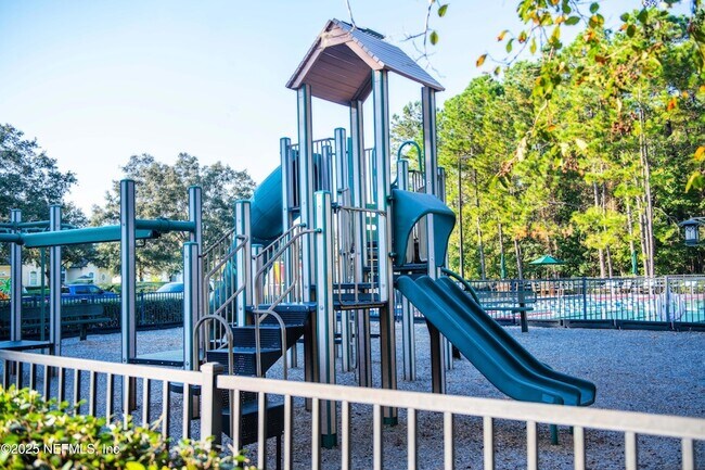 Building Photo - 341 Island Green Dr