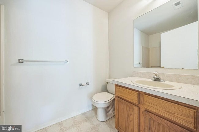 Building Photo - 905 Rabbit Run Rd