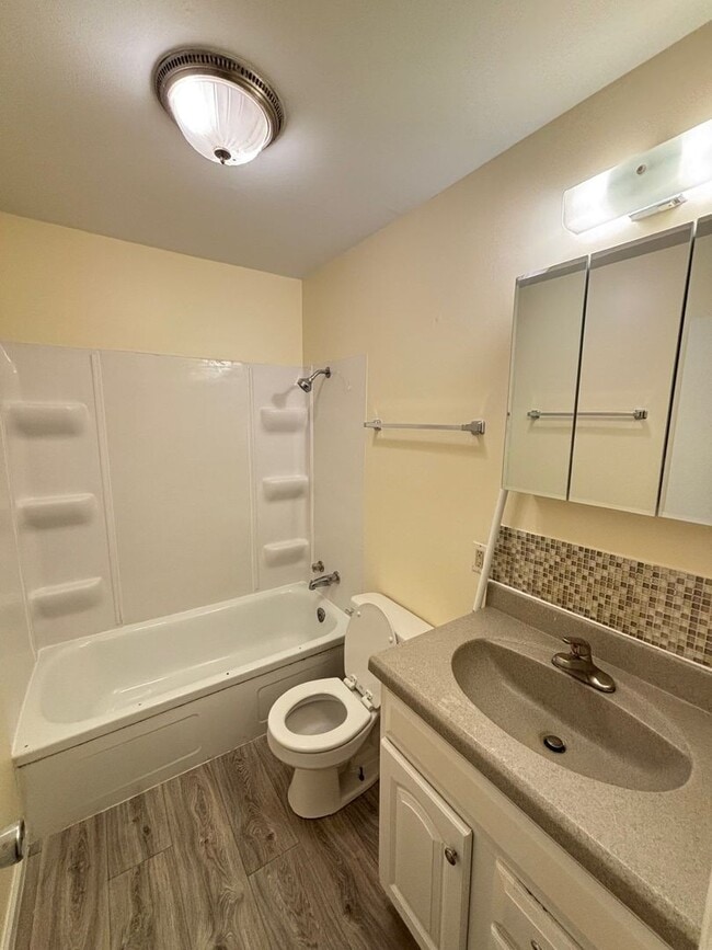 Building Photo - 402 S Dodson Dr