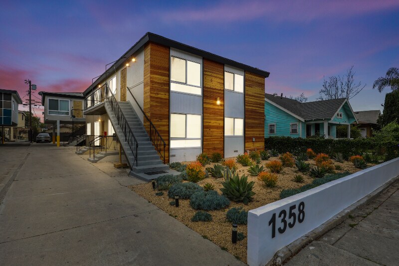 Building Photo - 1358 W 36th St