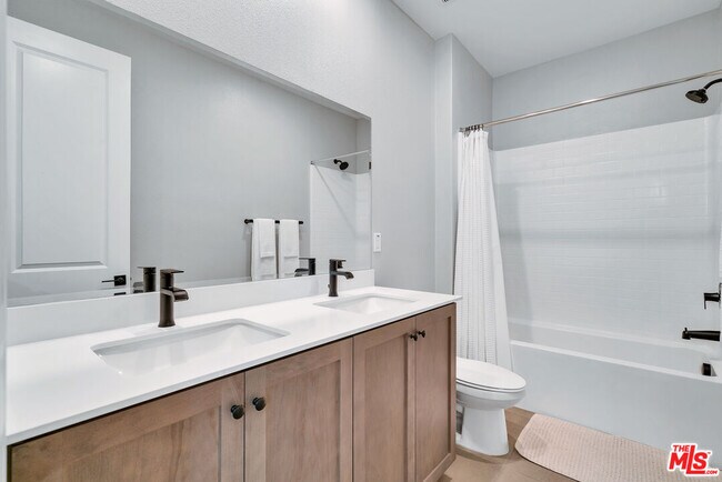 Building Photo - 515 Daniel Freeman Cir