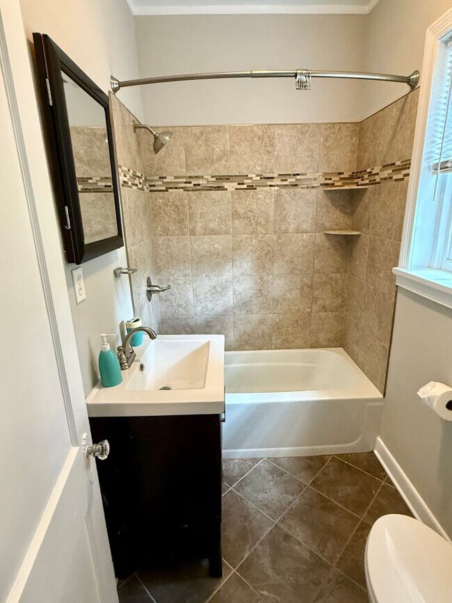 Building Photo - Updated 3BR Home in Coveted Forest Hill Pa...
