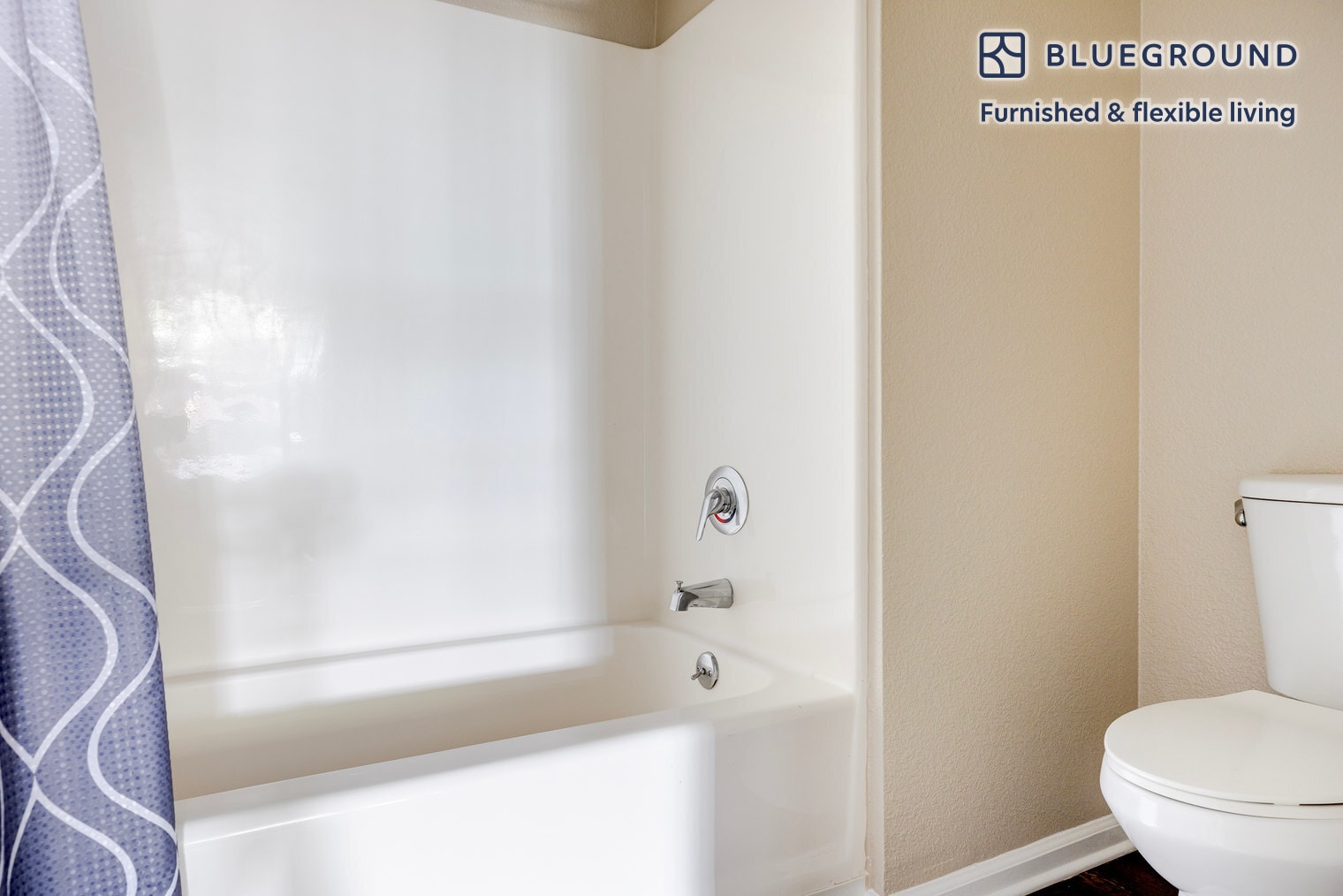 Building Photo - 5684 Bay St