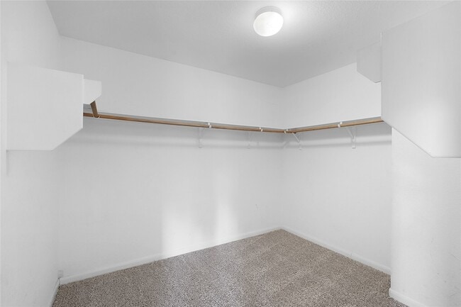 Building Photo - 18743 Westgate Park Dr