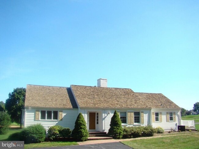 Building Photo - 1065 Lyme Ct