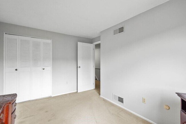 Building Photo - 214 Wedgewood Rd