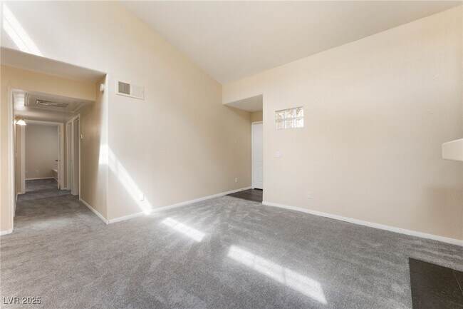 Building Photo - 3145 E Flamingo Rd