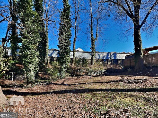 Building Photo - 900 Kennesaw Dr