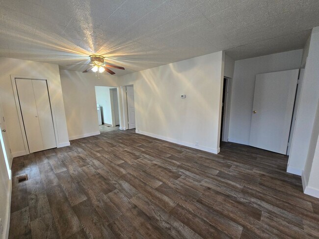 Building Photo - Northside Spokane! Available Now! Move In Special!!