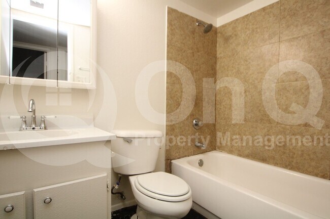 Building Photo - 4227 N 68th Dr