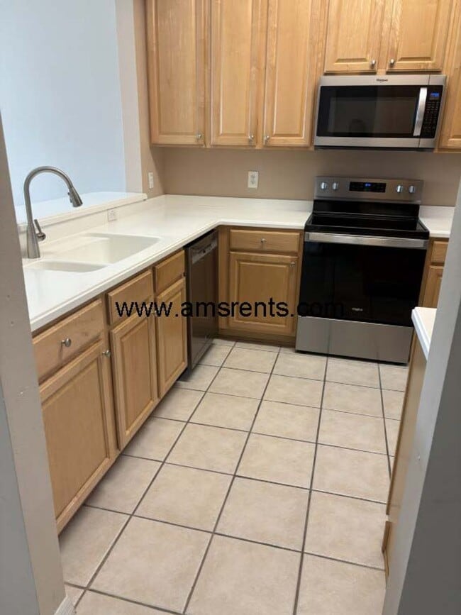 Building Photo - Spacious 2 bedroom 2 bath Condo in North Shore at Lake Hart