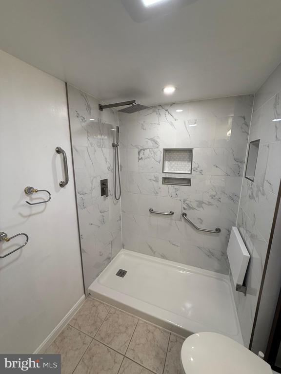 Building Photo - 5866 Orchard Hill Ct