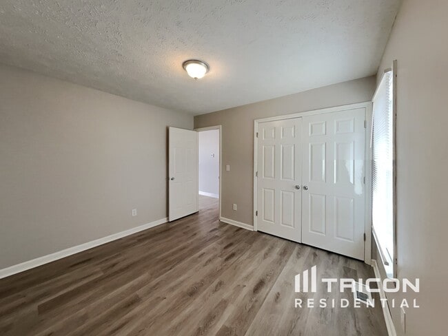 Building Photo - 140 Eileen Dr