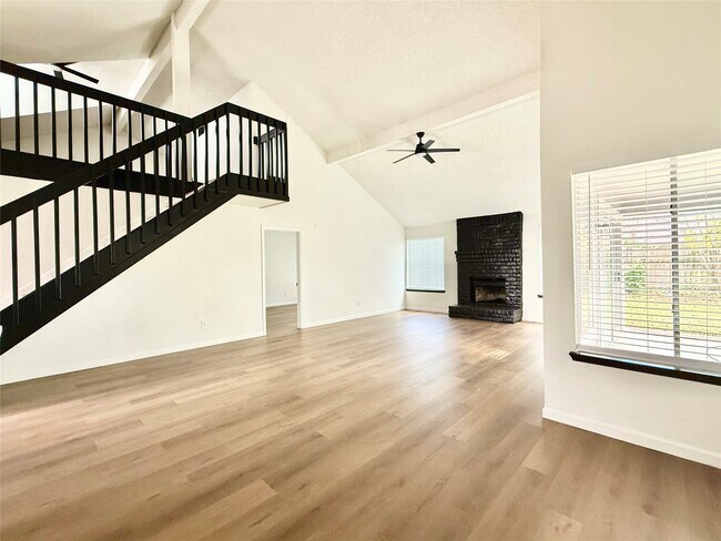 Building Photo - 11910 Green Glade Dr