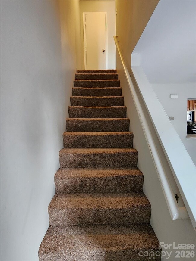 Building Photo - 268 Southcircle Dr NW