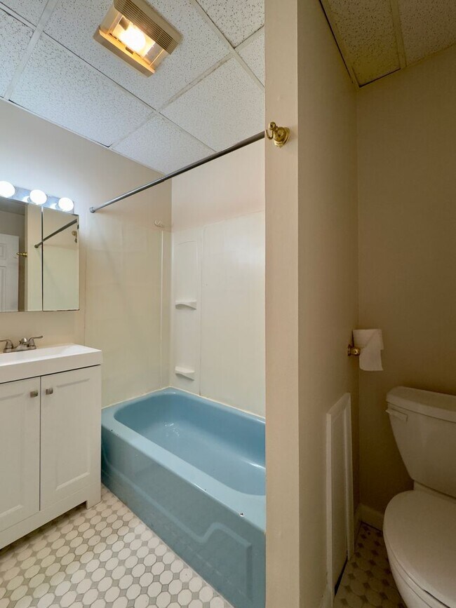 Building Photo - 1611 St Paul St