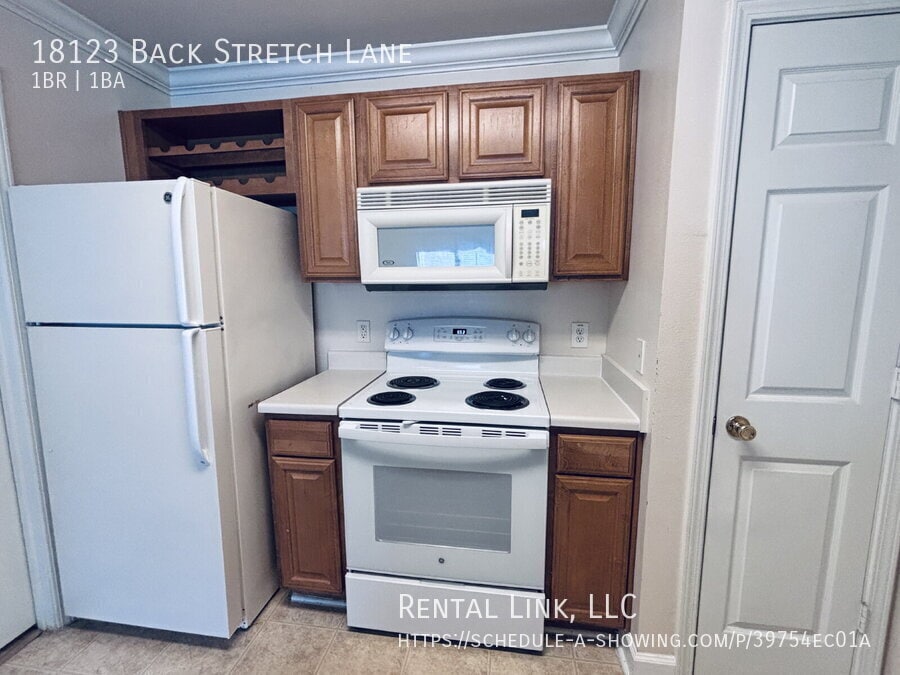 Building Photo - 18123 Back Stretch Ln