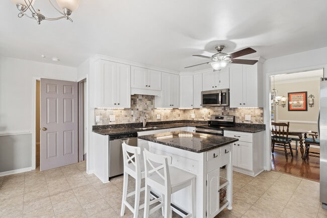 Building Photo - 531 Currituck Dr