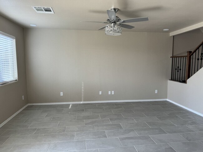 Building Photo - 43313 W Cowpath Rd