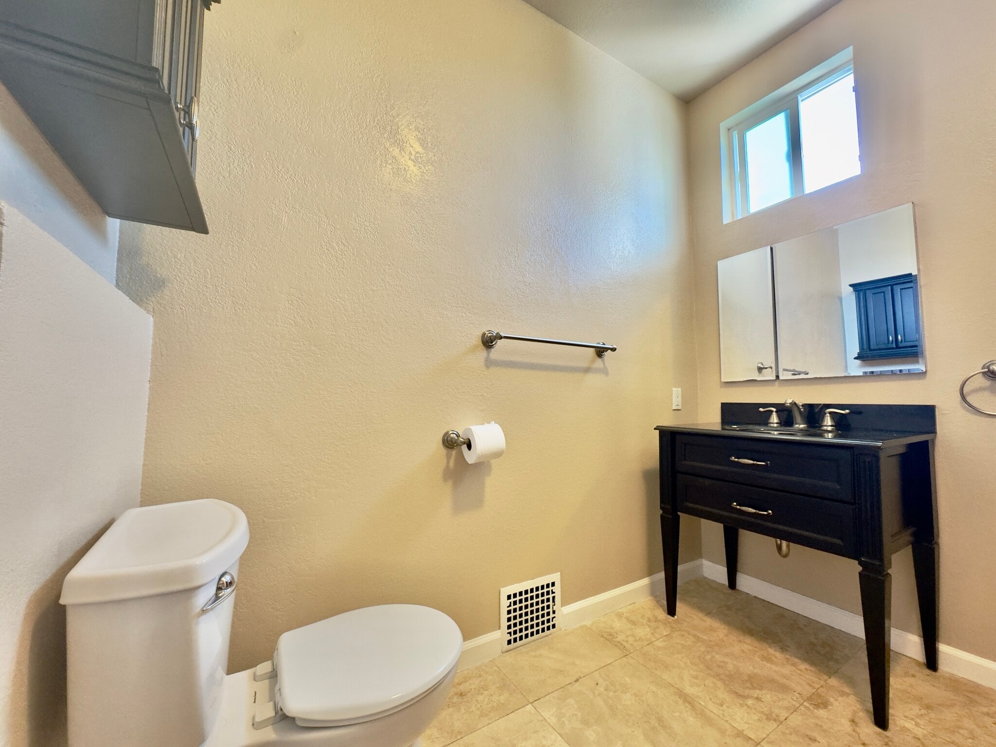 Building Photo - 2615 Maxwell Ave