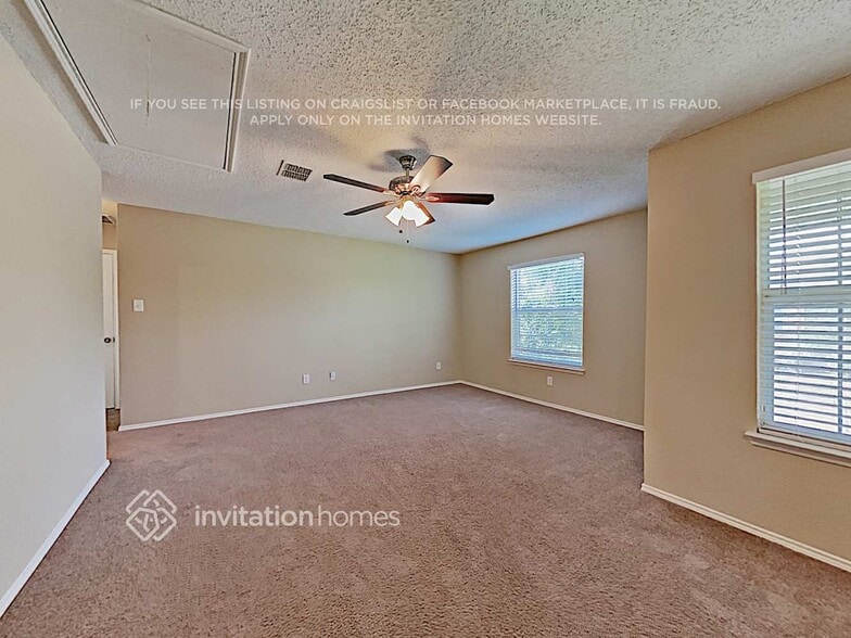 Building Photo - 2834 Clear Creek Dr